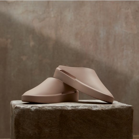 RARE BLUSH Fear Of God The California Slip-On  44